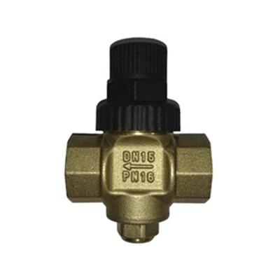 Регулятор давления латунный КРДв-15 Ду 15 PN 16, муфтовый, под манометр, Р настр=2